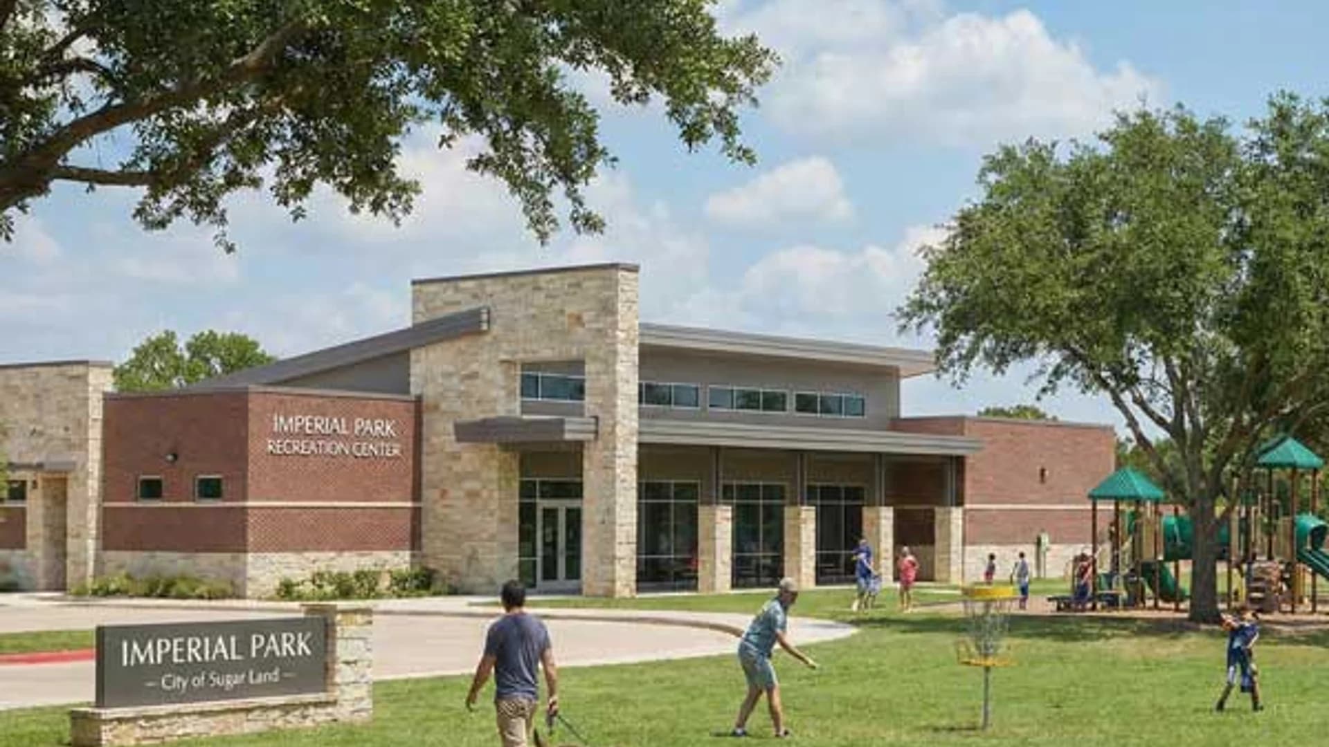 Automatic gate installation team near Sugar Land Town Square and Imperial Park in Sugar Land, TX